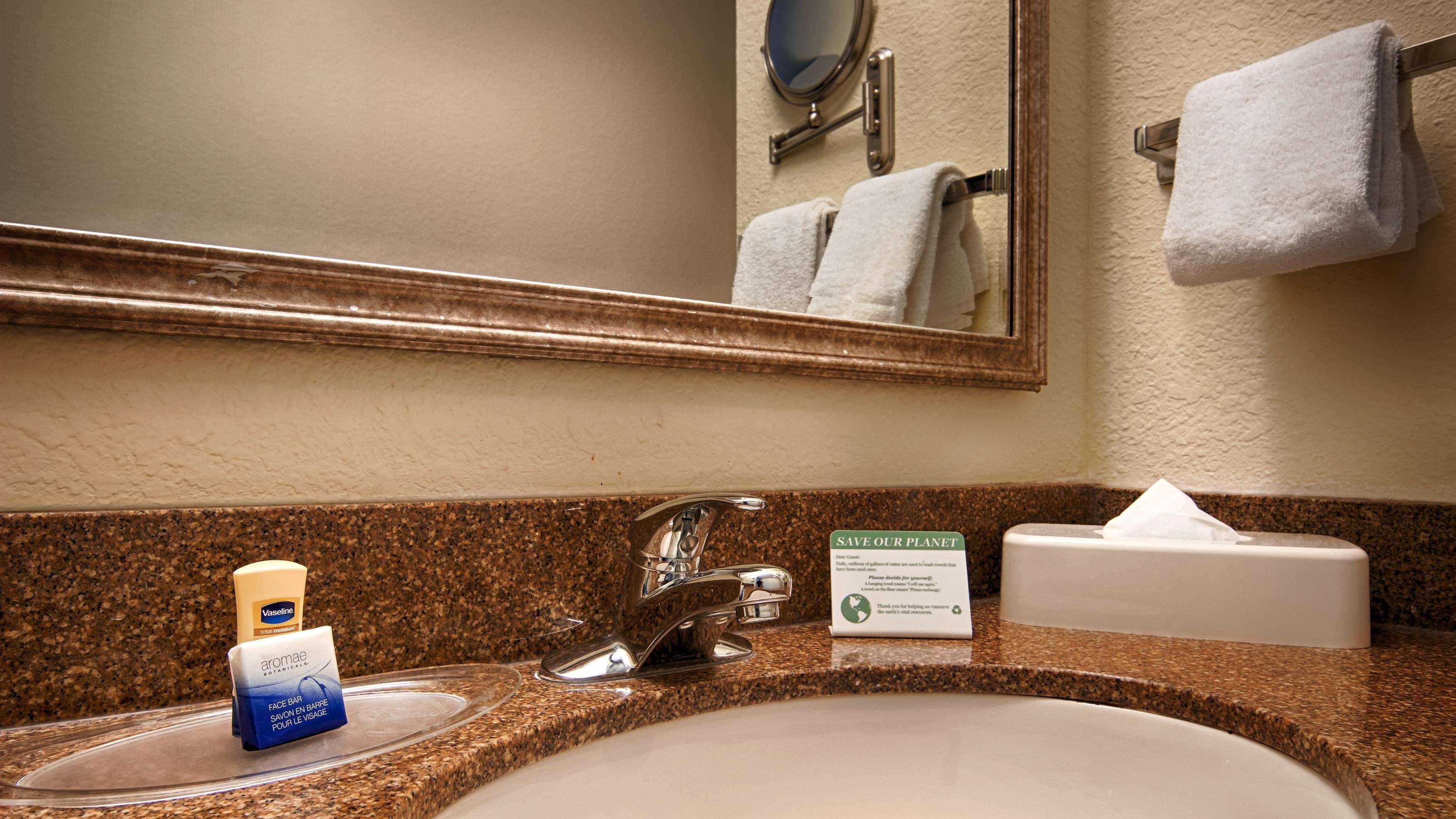 Best Western Plus Newport News Ngoại thất bức ảnh