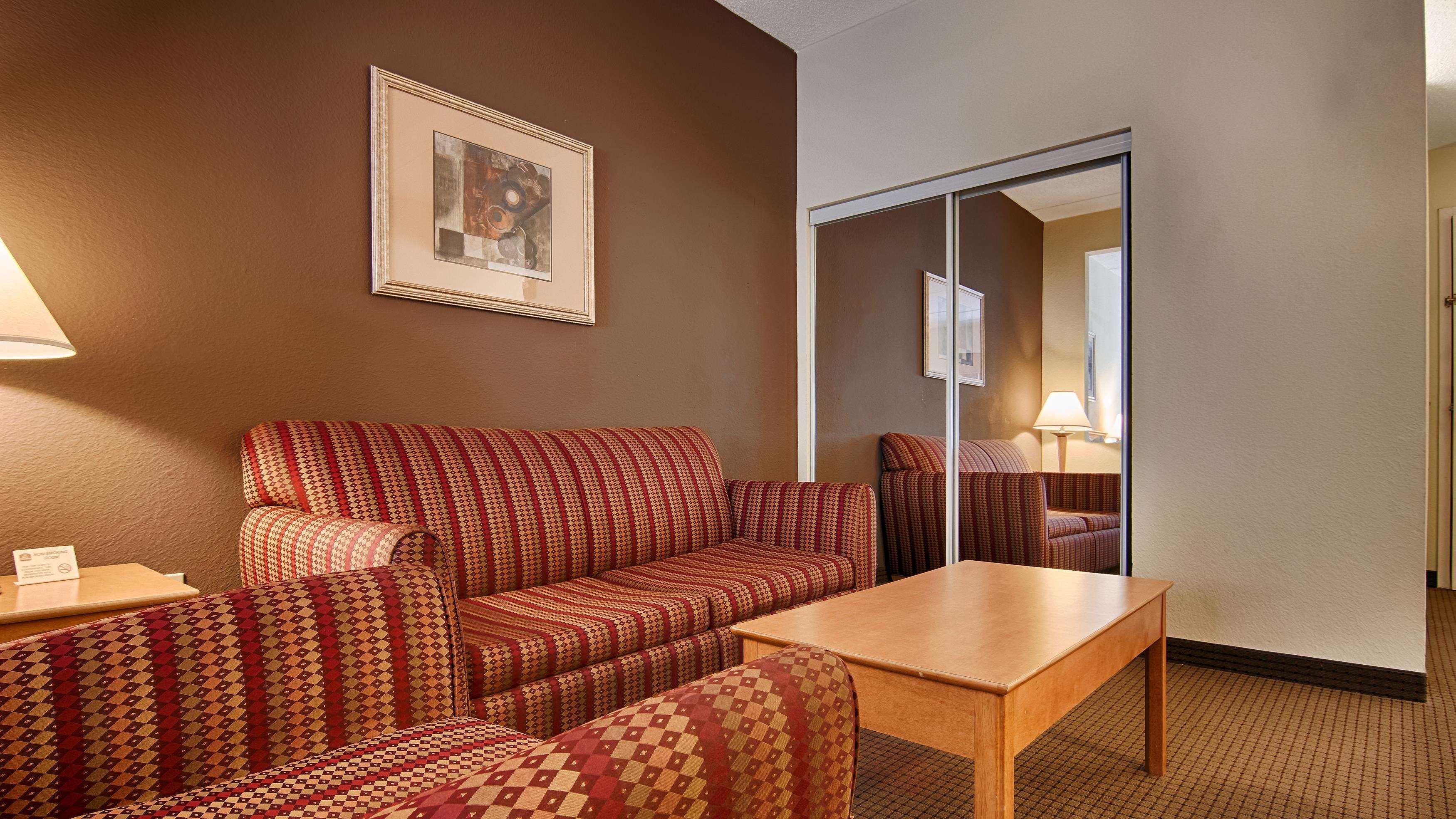 Best Western Plus Newport News Ngoại thất bức ảnh