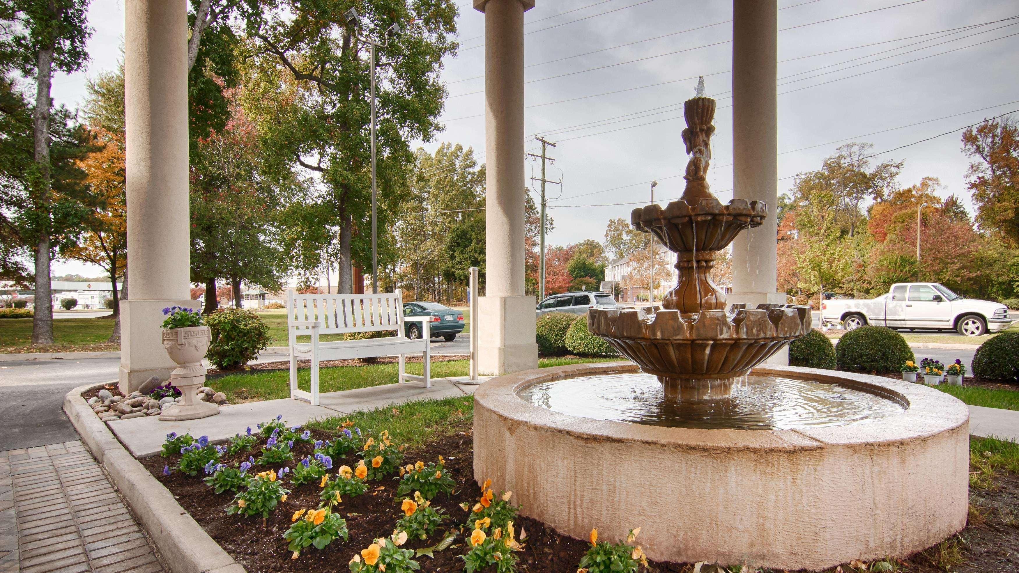 Best Western Plus Newport News Ngoại thất bức ảnh